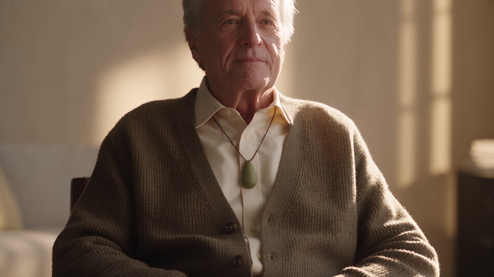Abuelo con el collar Memo
